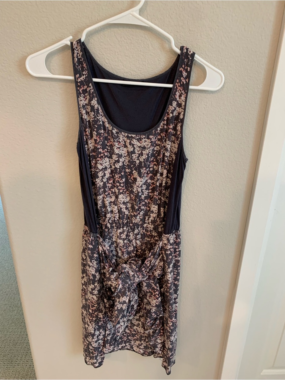 Club Monaco Women's Floral Silk Print Knot Front Tank Mini Dress Size 2